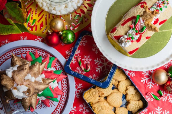 Christmas window-lid tin packaging design