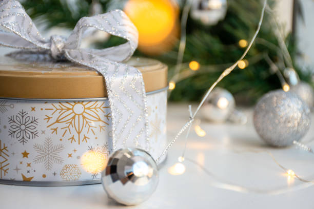 Christmas tin packaging